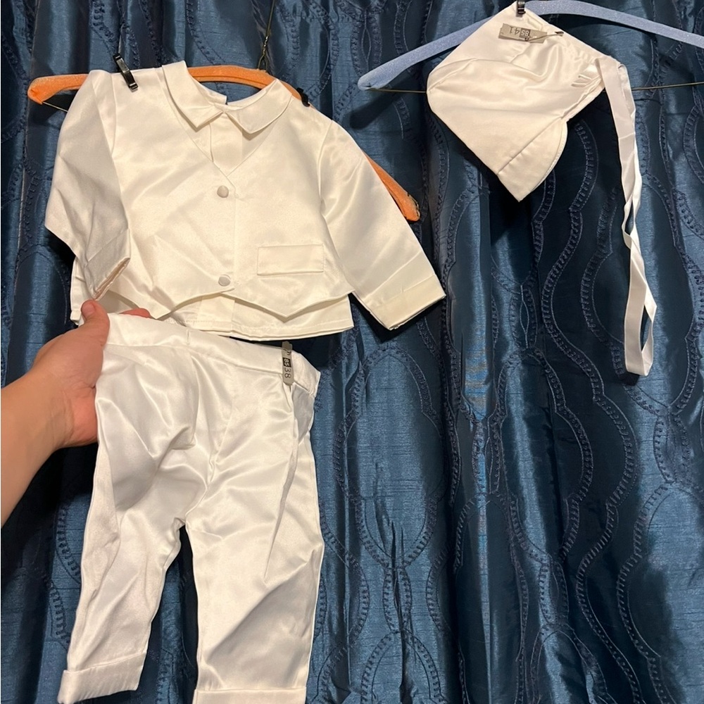 Elegant White baptism Baby Suit with Bonnet 6-9 months